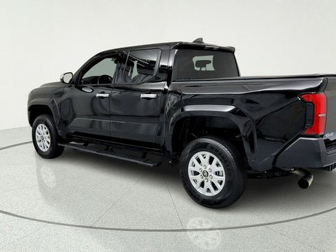 Used 2025 Toyota Tacoma SR AWD/4WD image 3