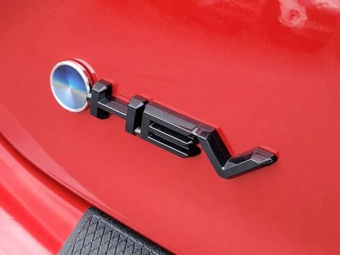 Used 2025 Toyota Camry SE image 6