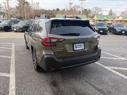 Used 2024 Subaru Outback Premium image 5