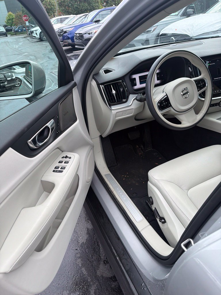 Certified 2025 Volvo V60 B5 Cross Country Plus AWD/4WD image 11