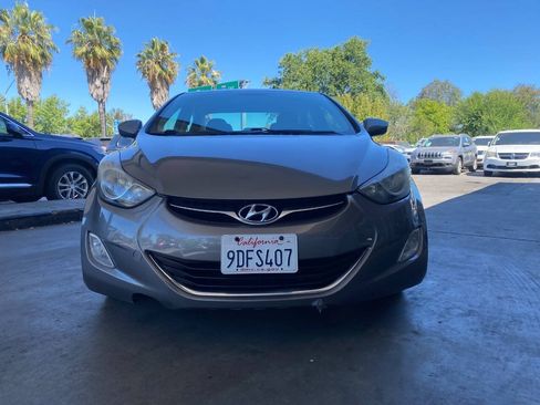 Used 2013 Hyundai Elantra GLS w/ Preferred Pkg FWD image 3