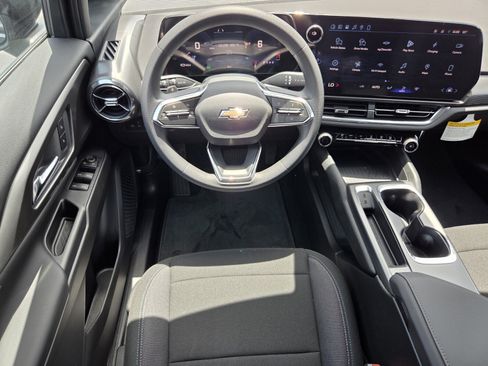 New 2026 Chevrolet Equinox EV LT w/ Midnight Package FWD image 9