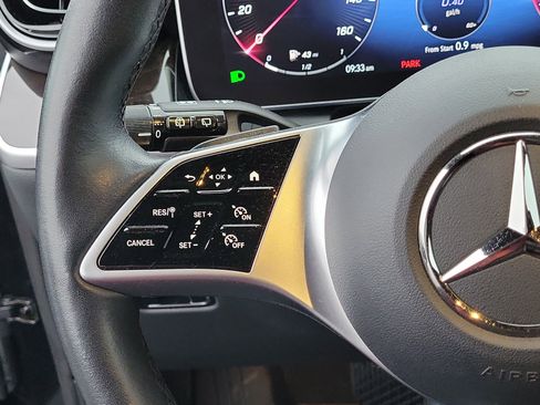 Used 2023 Mercedes-Benz GLC 300 4MATIC image 25