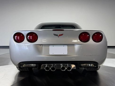 Used 2006 Chevrolet Corvette Coupe w/ Preferred Equipment Group RWD image 5