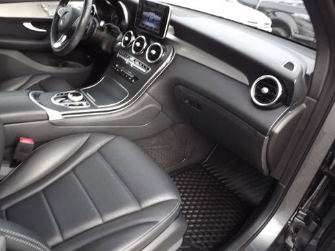 Used 2019 Mercedes-Benz GLC 300 4MATIC image 33