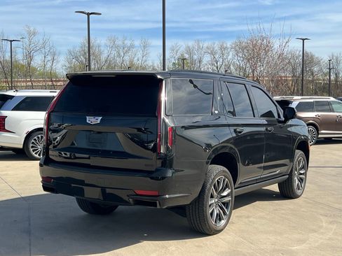 Used 2022 Cadillac Escalade Sport Platinum w/ Heavy-Duty Trailer Package image 12