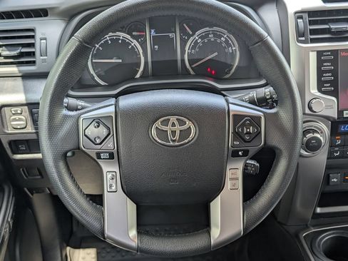 Used 2022 Toyota 4Runner Limited AWD/4WD image 25