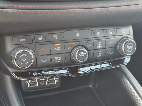 Certified 2024 Dodge Durango GT RWD image 21