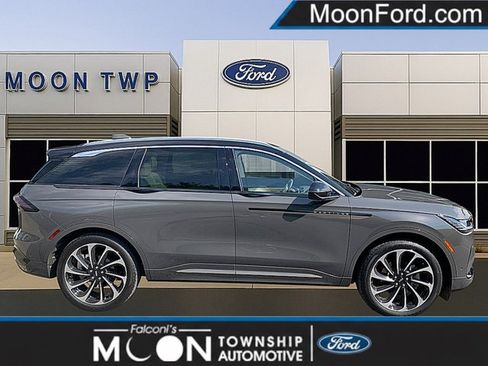 Used 2024 Lincoln Nautilus Black Label AWD/4WD image 1