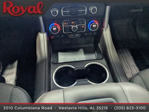 Used 2023 GMC Yukon XL SLT w/ SLT Premium Package image 28