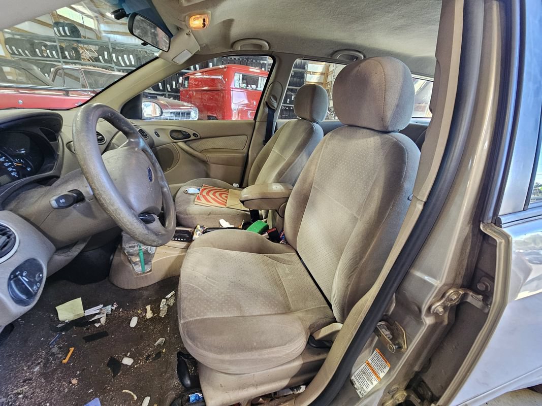 Used 2003 Ford Focus Wagon FWD image 10