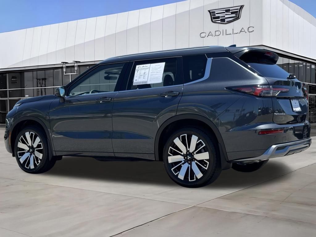 Used 2025 Mitsubishi Outlander SEL FWD image 6