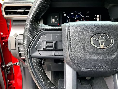 Used 2025 Toyota Tacoma SR5 RWD image 10