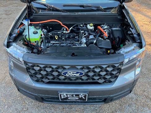 New 2025 Ford Maverick XL w/ Equipment Group 101A image 13