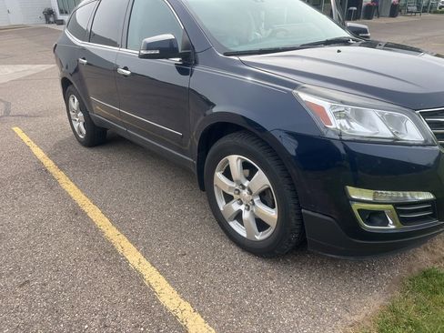 Used 2016 Chevrolet Traverse LTZ FWD image 2