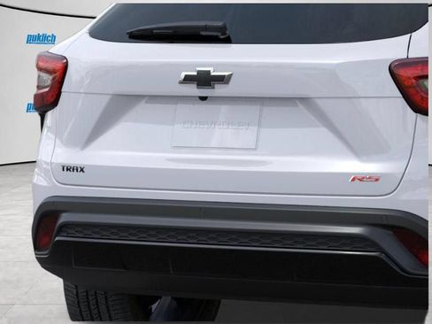 New 2026 Chevrolet Trax RS w/ Driver Confidence Package FWD image 16