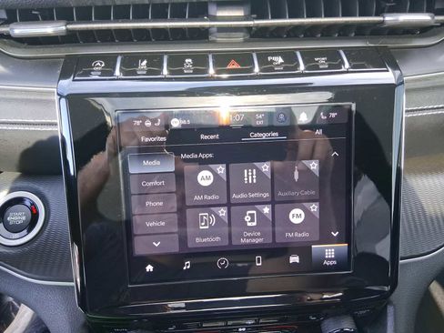 Used 2023 Jeep Grand Cherokee Altitude image 10