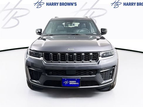New 2026 Jeep Grand Cherokee L Limited w/ Luxury Tech Group II AWD/4WD image 30