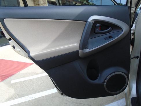 Used 2008 Toyota RAV4 2WD image 29