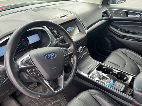 Certified 2019 Ford Edge Titanium w/ Equipment Group 301A AWD/4WD image 7