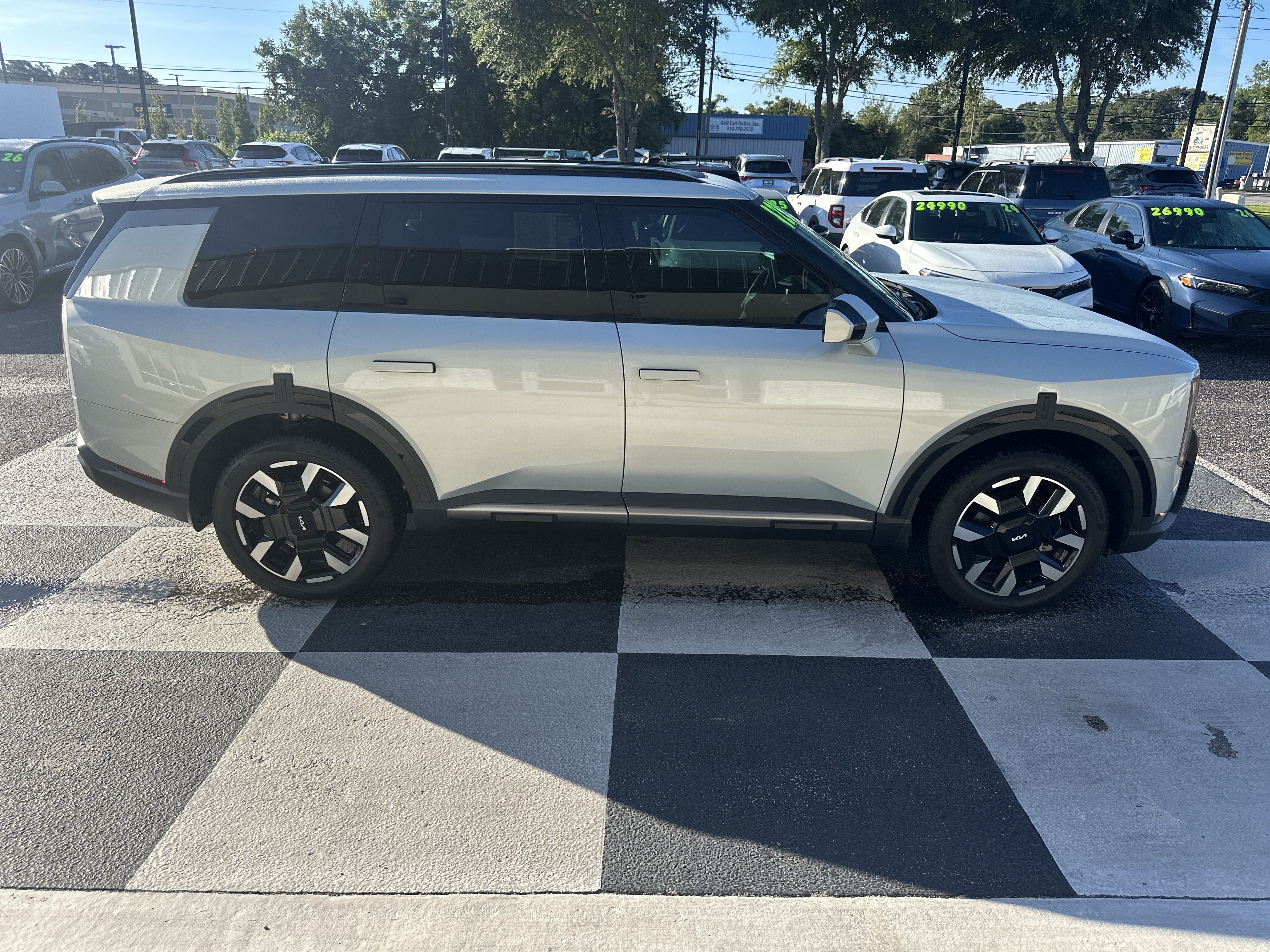 Used 2027 Kia Telluride S w/ Towing Package AWD/4WD image 3