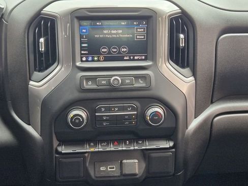 Certified 2022 Chevrolet Silverado 1500 Custom image 18