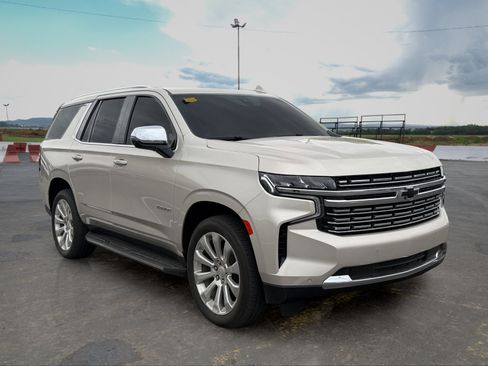Used 2021 Chevrolet Tahoe Premier RWD image 2