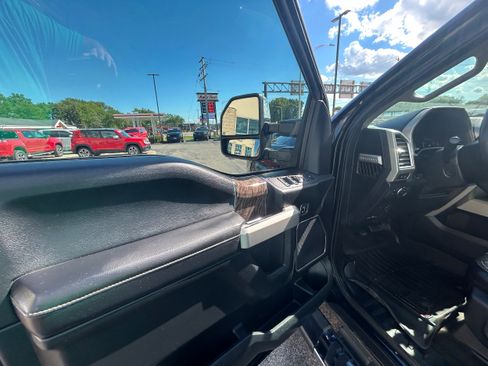 Used 2017 Ford F250 Lariat w/ Lariat Ultimate Package AWD/4WD image 8