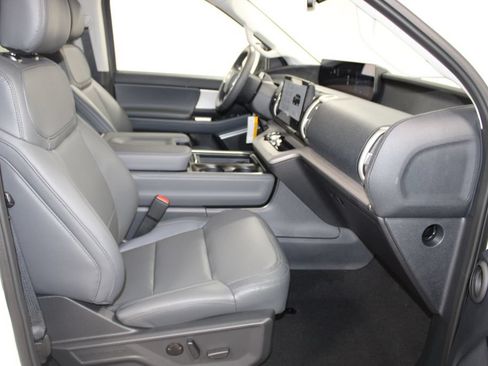 New 2026 Ford Expedition Active RWD image 29
