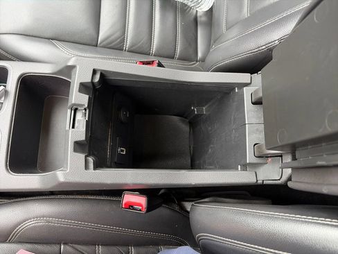 Used 2017 Ford Escape Titanium AWD/4WD image 27
