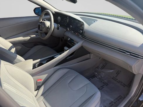 Used 2021 Hyundai Elantra SEL w/ Convenience + Premium Package FWD image 32