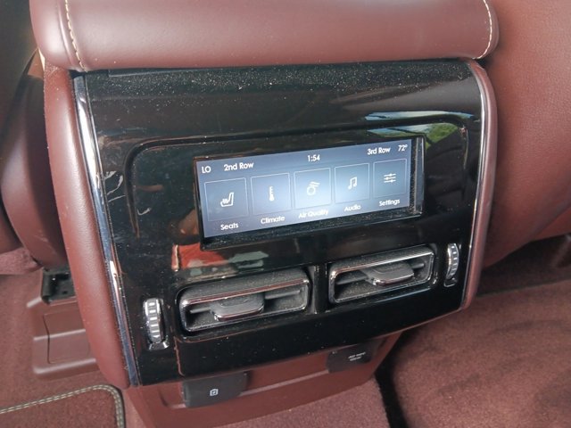 Used 2024 Lincoln Aviator Black Label AWD/4WD image 13