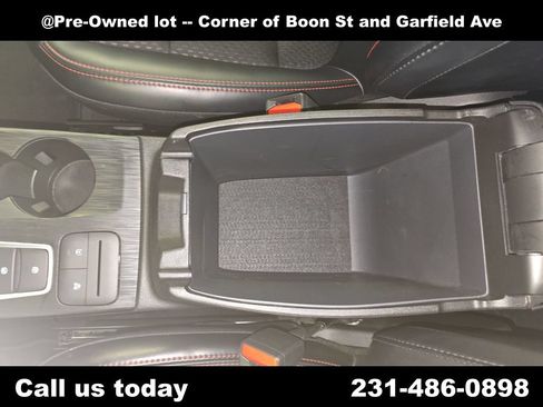 Used 2025 Ford Escape ST-Line Select AWD/4WD image 37