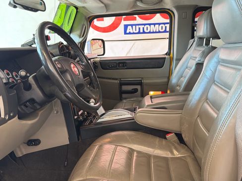 Used 2004 HUMMER H2 w/ Preferred Equipment Group AWD/4WD image 11