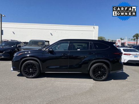 Used 2025 Toyota Highlander XSE image 2