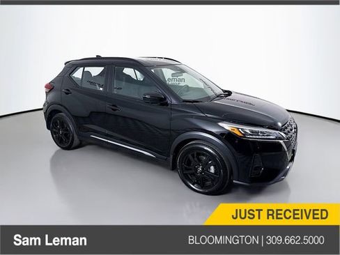 Used 2024 Nissan Kicks SR image 1
