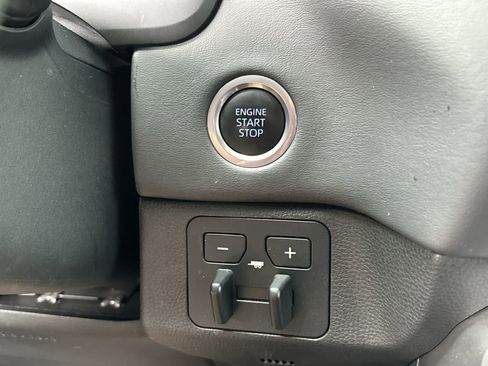 Used 2023 Toyota Tundra Platinum image 18