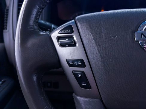 Used 2014 Nissan NV 3500 SL w/ Technology Package RWD image 21