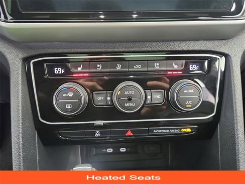 Used 2021 Volkswagen Atlas Cross Sport SEL Premium image 19