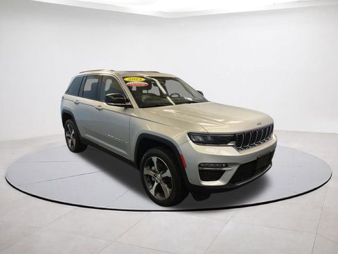 Used 2023 Jeep Grand Cherokee Limited w/ Luxury Tech Group II AWD/4WD image 1
