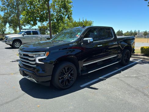 Used 2025 Chevrolet Silverado 1500 High Country w/ High Country Premium Package AWD/4WD image 10