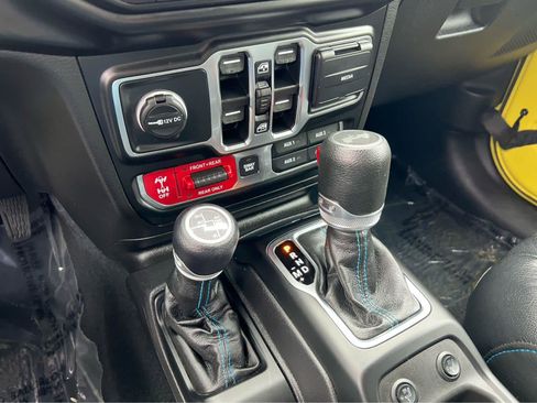 Used 2023 Jeep Wrangler Unlimited Rubicon 4xe w/ Safety Group AWD/4WD image 37
