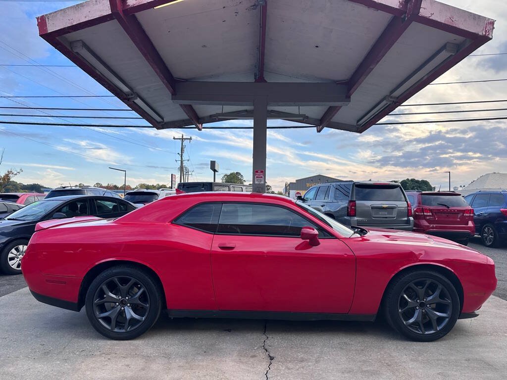 Used 2015 Dodge Challenger SXT Plus RWD image 5