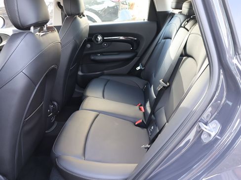 Used 2020 MINI Cooper Clubman S w/ Premium Package image 16