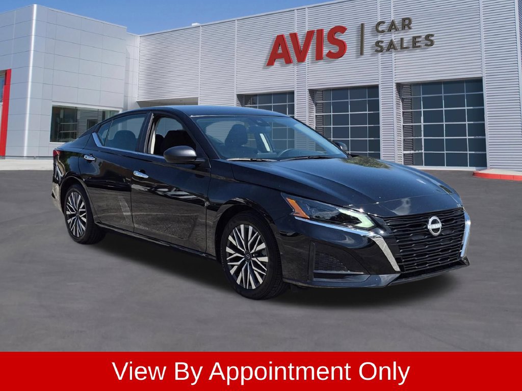 Used 2025 Nissan Altima 2.5 SV FWD image 3