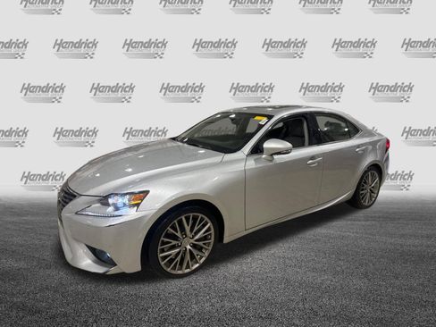 Used 2016 Lexus IS 200t w/ Premium Package RWD image 16