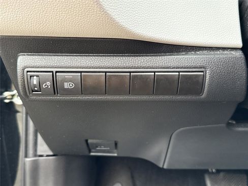 Used 2023 Toyota Corolla SE FWD image 12