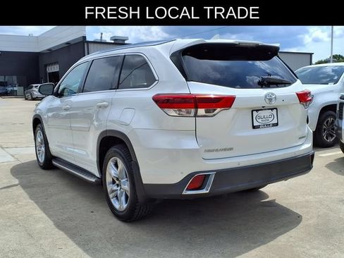 Used 2017 Toyota Highlander Limited FWD image 6