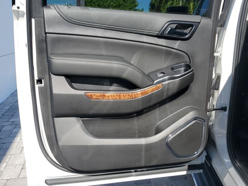 Used 2020 Chevrolet Suburban Premier image 18