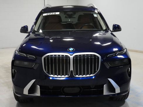 Used 2024 BMW X7 xDrive40i w/ Parking Assistance Package AWD/4WD image 16